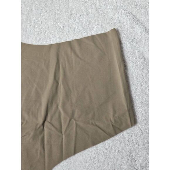 Skims panty  - Picture 7 of 8